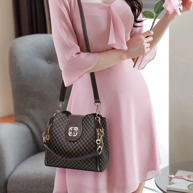Nova bolsa feminina de luxo com design de ombro tipo balde