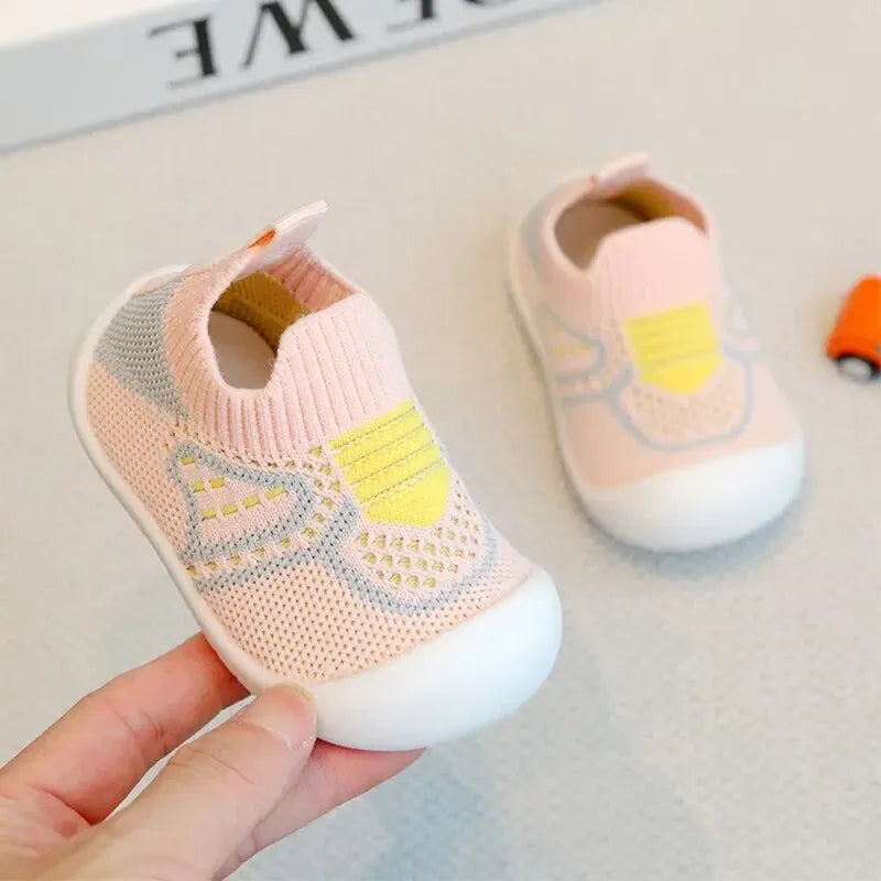 Sapatos de caminhada para bebês com sola macia e antiderrapantes