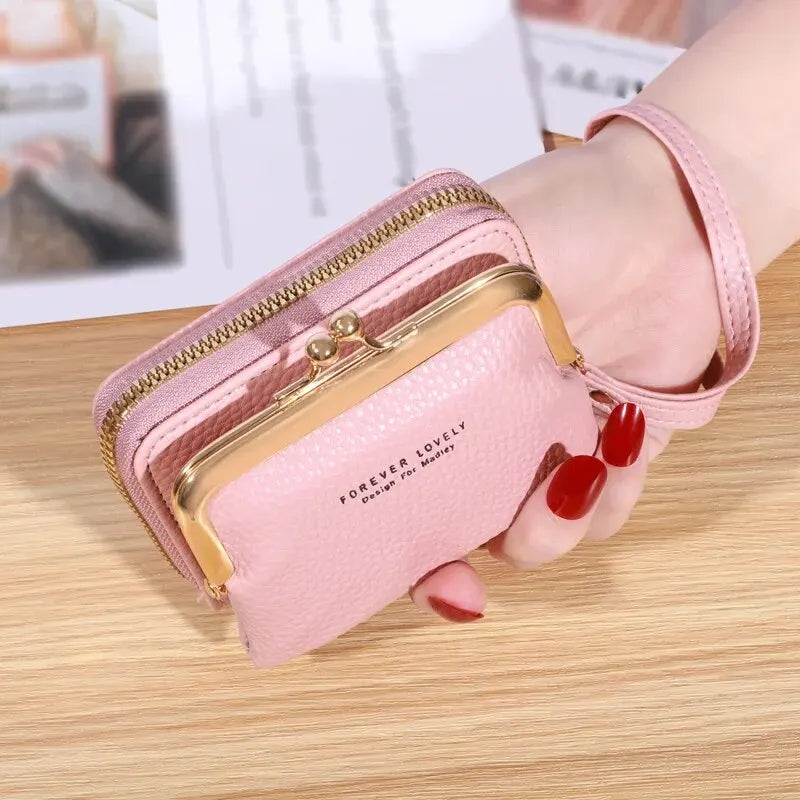 Carteira Feminina Fashion com Alça de Pulso — Compacta, Moderna e Ultra Funcional!