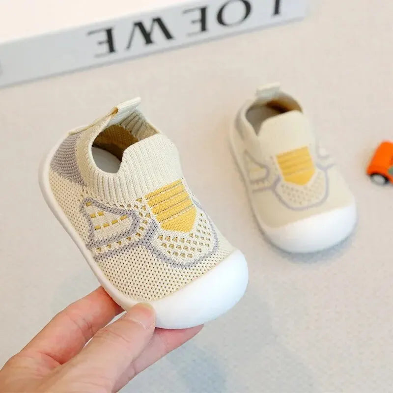 Sapatos de caminhada para bebês com sola macia e antiderrapantes