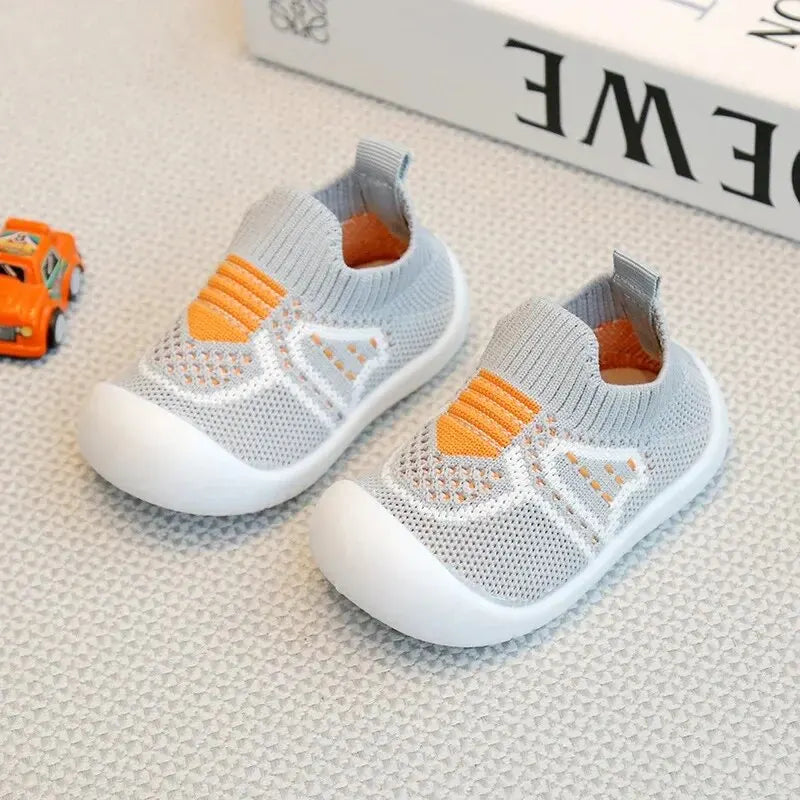 Sapatos de caminhada para bebês com sola macia e antiderrapantes