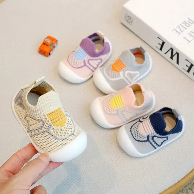 Sapatos de caminhada para bebês com sola macia e antiderrapantes