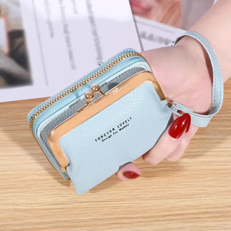 Carteira Feminina Fashion com Alça de Pulso — Compacta, Moderna e Ultra Funcional!